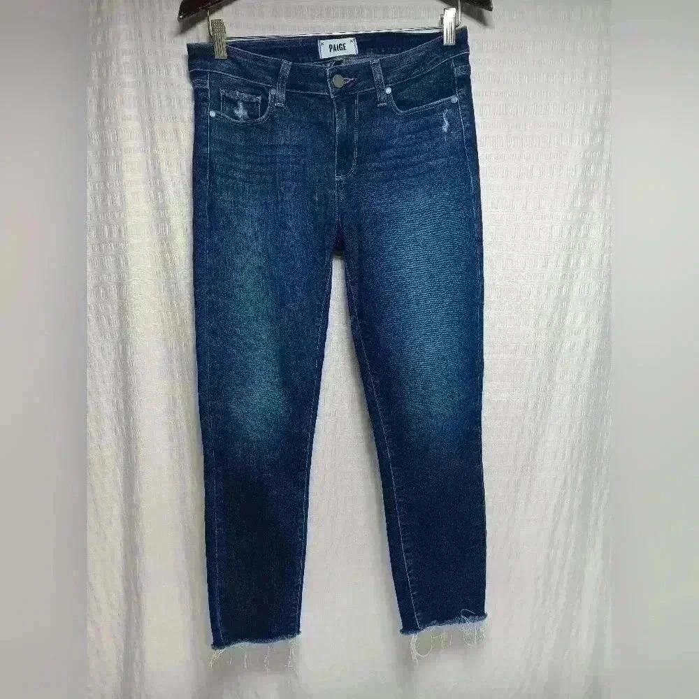 PAIGE  Klyie Crop Jeans. Ladies size 28